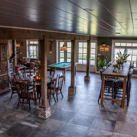 De Martha Hoeve Villa